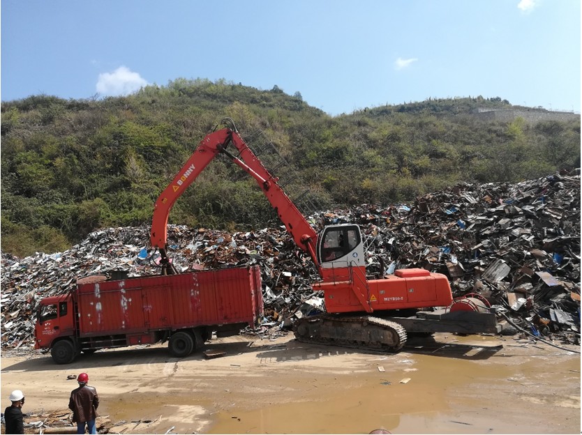 電動(dòng)抓鋼機(jī).jpg