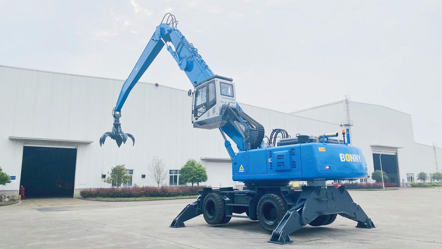 輪胎式抓料機(jī).png 輪胎式抓料機(jī).png