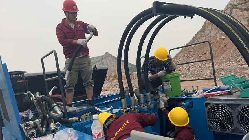 抓鋼機.png